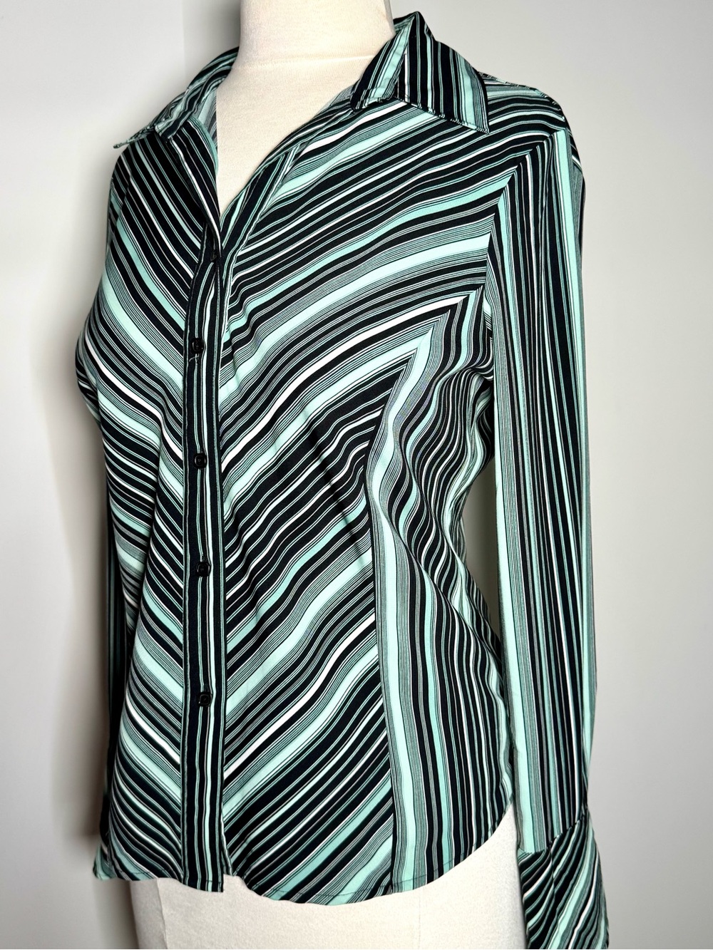 Worthington Stretch M Black Mint Stripe Button Up Blouse LN Flattering Soft Nice